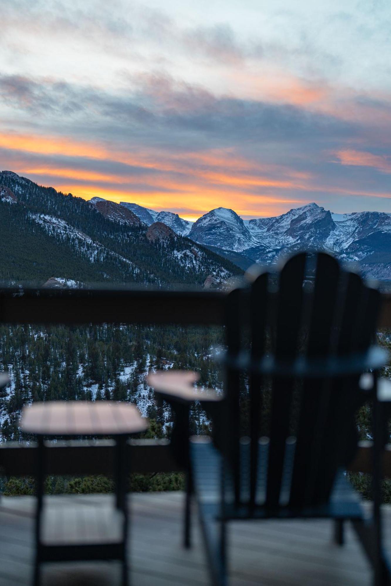 Casa De Cristal-Epic Views-Hottub-Sauna-Sleeps 10-Luxury Linens-Stocked Kitchen Estes Park Bagian luar foto